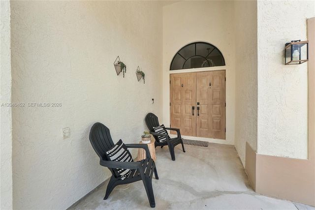 124 Preserve Dr, Royal Palm Beach, FL 33411