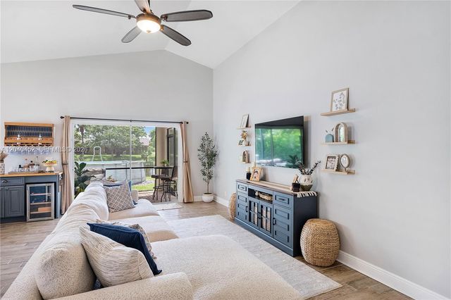 124 Preserve Dr, Royal Palm Beach, FL 33411