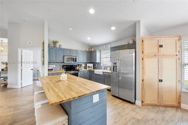 124 Preserve Dr, Royal Palm Beach, FL 33411