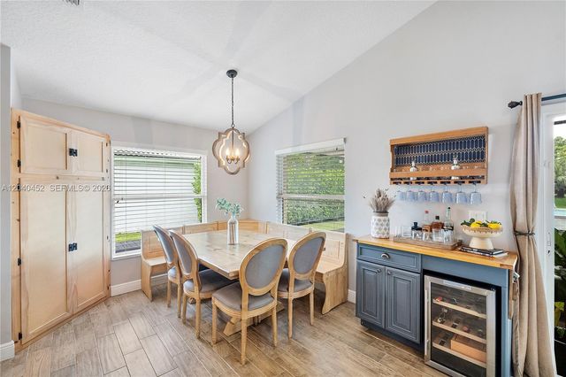 124 Preserve Dr, Royal Palm Beach, FL 33411
