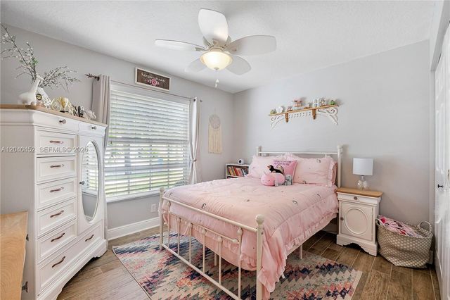 124 Preserve Dr, Royal Palm Beach, FL 33411