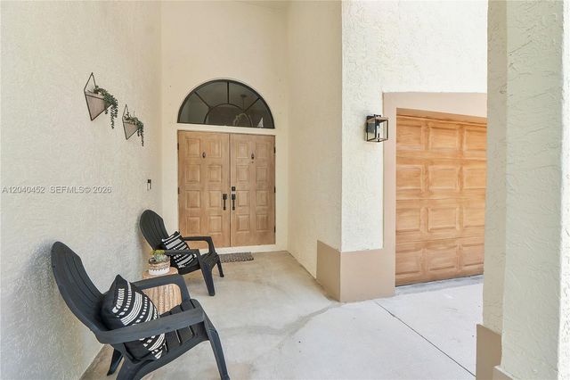 124 Preserve Dr, Royal Palm Beach, FL 33411