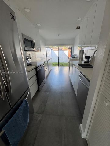 534 NE 195th St 534, Miami, FL 33179