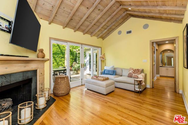 10570 Lindbrook Drive, Los Angeles, CA 90024