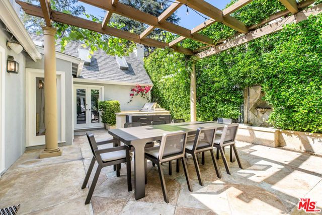 10570 Lindbrook Drive, Los Angeles, CA 90024