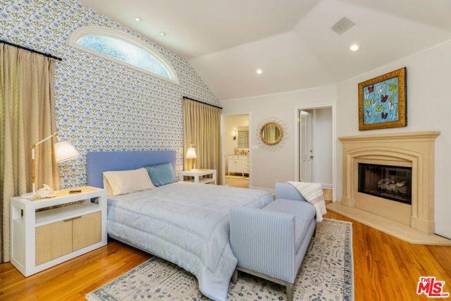 10570 Lindbrook Drive, Los Angeles, CA 90024