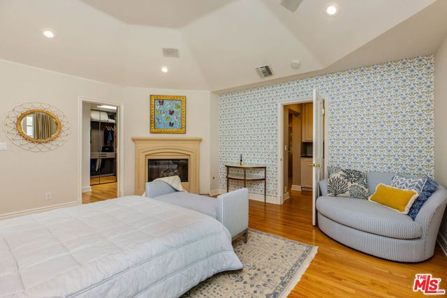 10570 Lindbrook Drive, Los Angeles, CA 90024