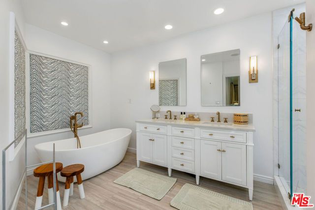 10570 Lindbrook Drive, Los Angeles, CA 90024