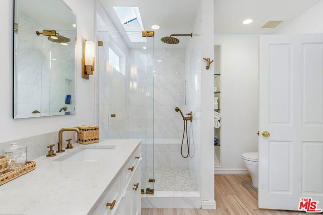 10570 Lindbrook Drive, Los Angeles, CA 90024