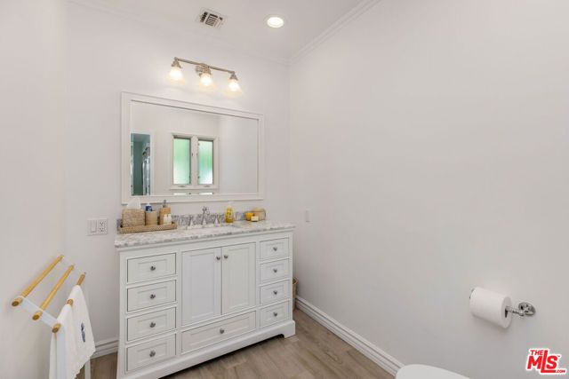 10570 Lindbrook Drive, Los Angeles, CA 90024