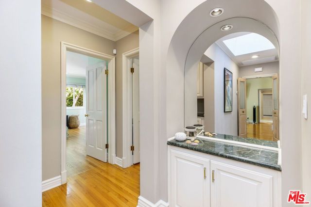 10570 Lindbrook Drive, Los Angeles, CA 90024