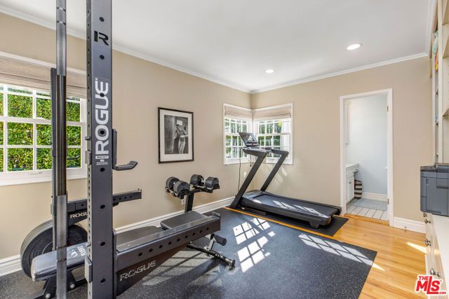 10570 Lindbrook Drive, Los Angeles, CA 90024