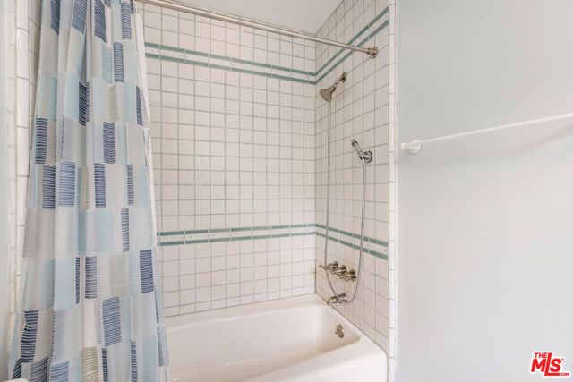 10570 Lindbrook Drive, Los Angeles, CA 90024