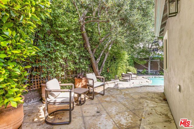 10570 Lindbrook Drive, Los Angeles, CA 90024