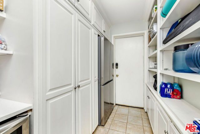 10570 Lindbrook Drive, Los Angeles, CA 90024