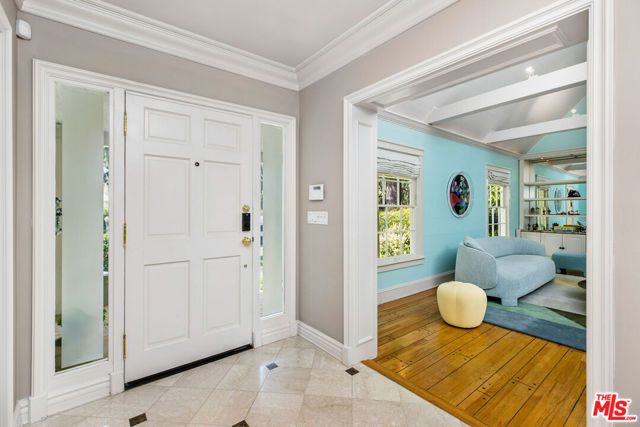 10570 Lindbrook Drive, Los Angeles, CA 90024