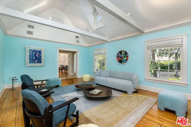 10570 Lindbrook Drive, Los Angeles, CA 90024