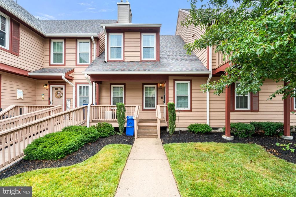 808 WESTFIELD DR, Cinnaminson, NJ 08077