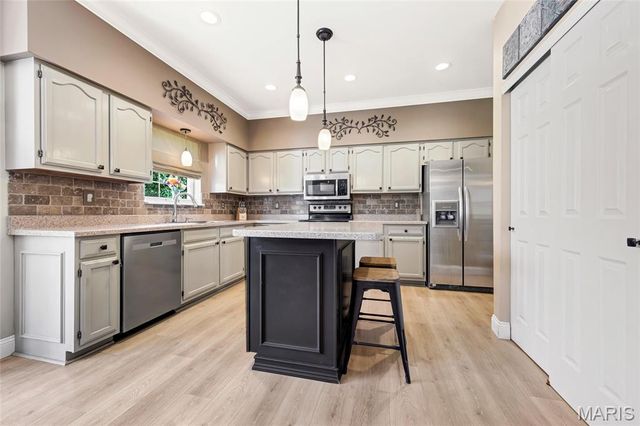 4715 Koglin Court, St Louis, MO 63123