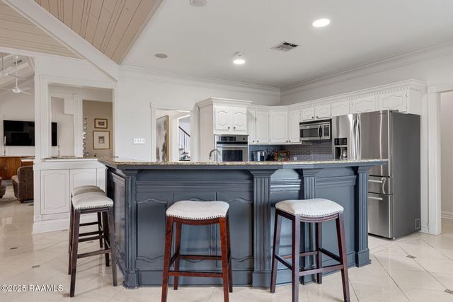 206 Woodrich Lane, Lafayette, LA 70507