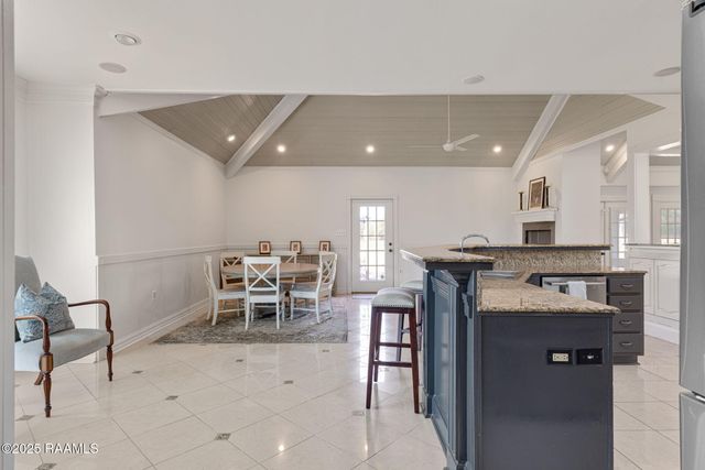 206 Woodrich Lane, Lafayette, LA 70507