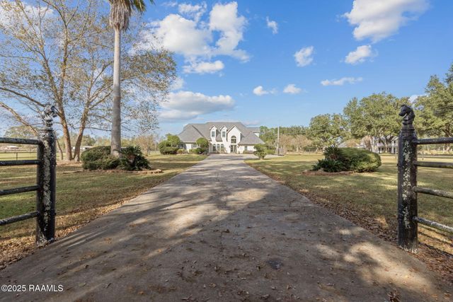 206 Woodrich Lane, Lafayette, LA 70507