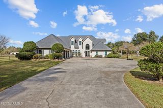 206 Woodrich Lane, Lafayette, LA 70507