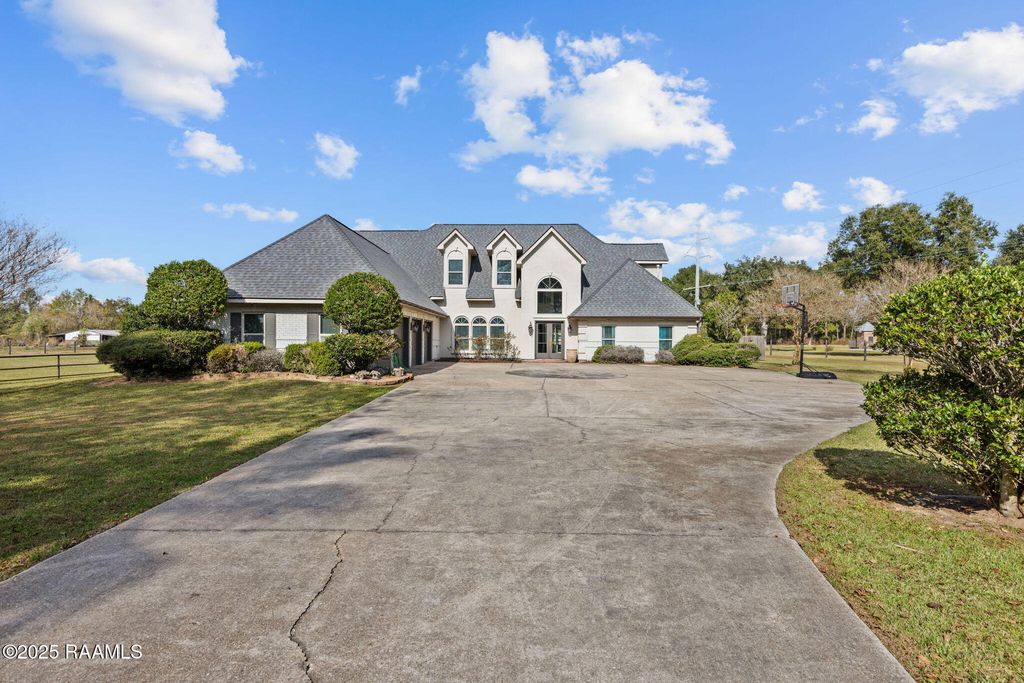 206 Woodrich Lane, Lafayette, LA 70507