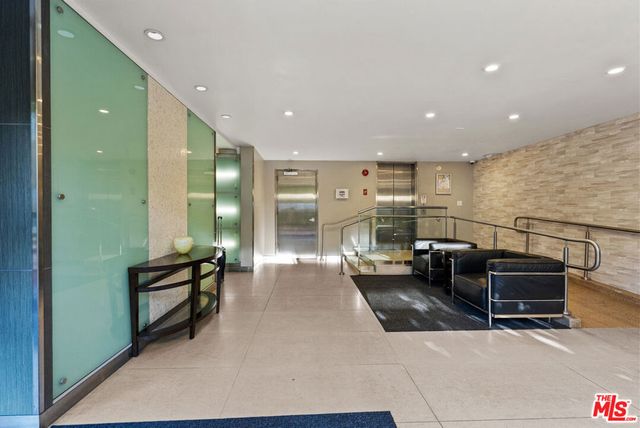 1880 Veteran Avenue 306, Los Angeles, CA 90025