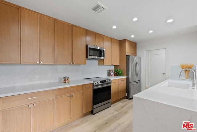 1880 Veteran Avenue 306, Los Angeles, CA 90025