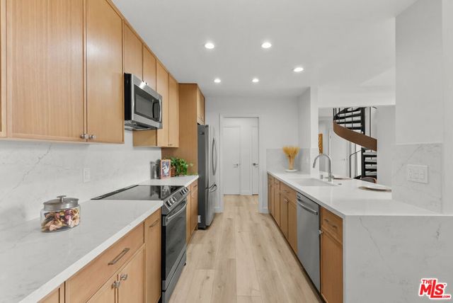 1880 Veteran Avenue 306, Los Angeles, CA 90025