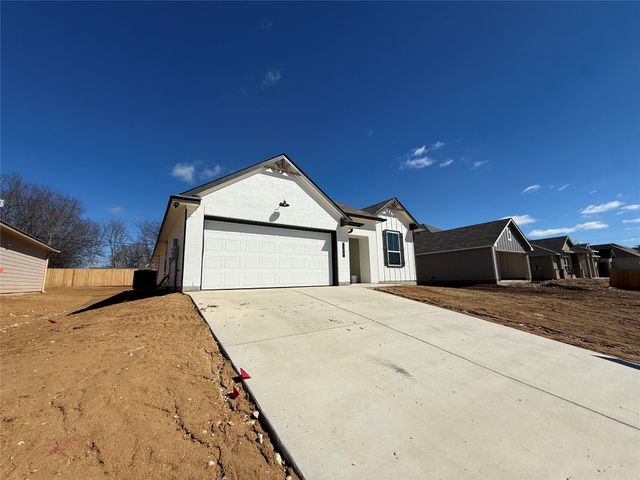 109 Adaline Bend, Mcgregor, TX 76657