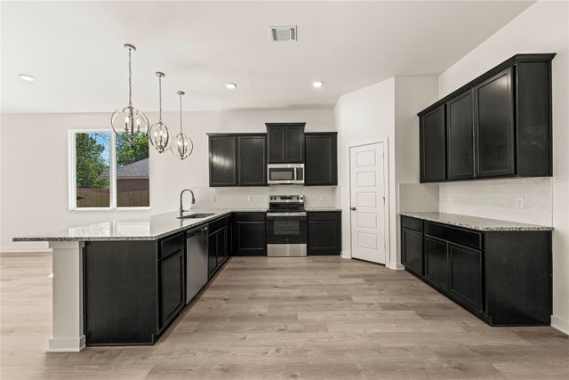 109 Adaline Bend, Mcgregor, TX 76657