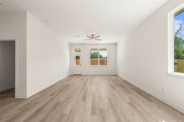 109 Adaline Bend, Mcgregor, TX 76657