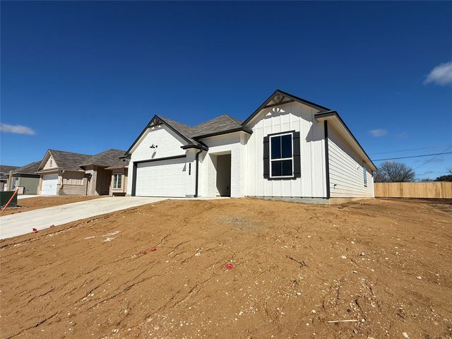 109 Adaline Bend, Mcgregor, TX 76657