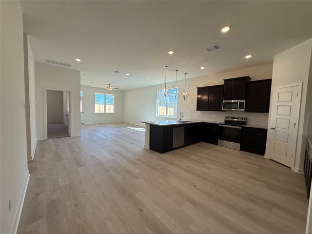 109 Adaline Bend, Mcgregor, TX 76657