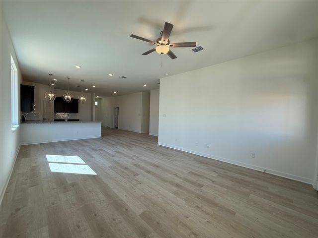 109 Adaline Bend, Mcgregor, TX 76657