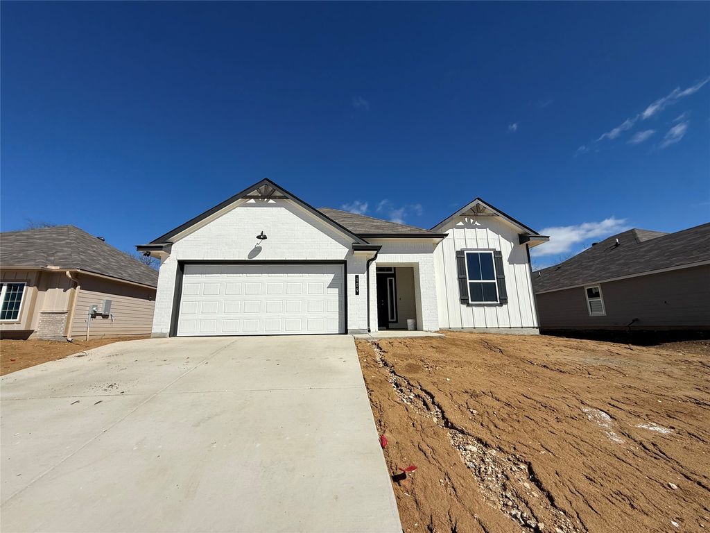 109 Adaline Bend, Mcgregor, TX 76657