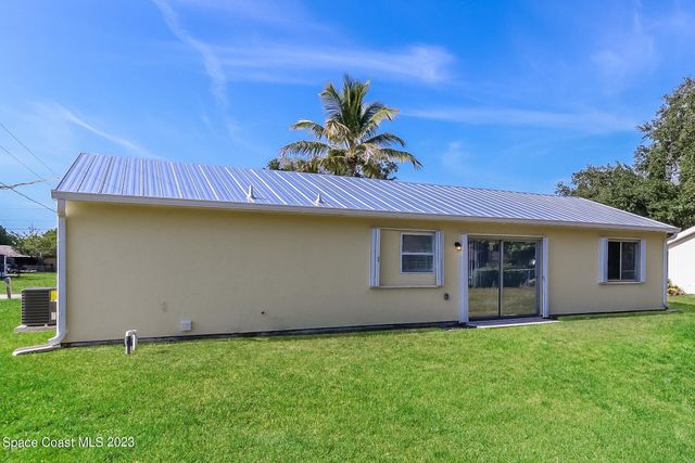 674 23rd Place SW, Vero Beach, FL 32962