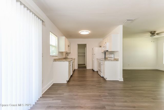 674 23rd Place SW, Vero Beach, FL 32962