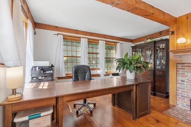 11 Francis Ave, Lunenburg, MA 01462