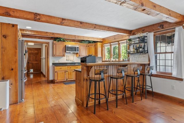 11 Francis Ave, Lunenburg, MA 01462