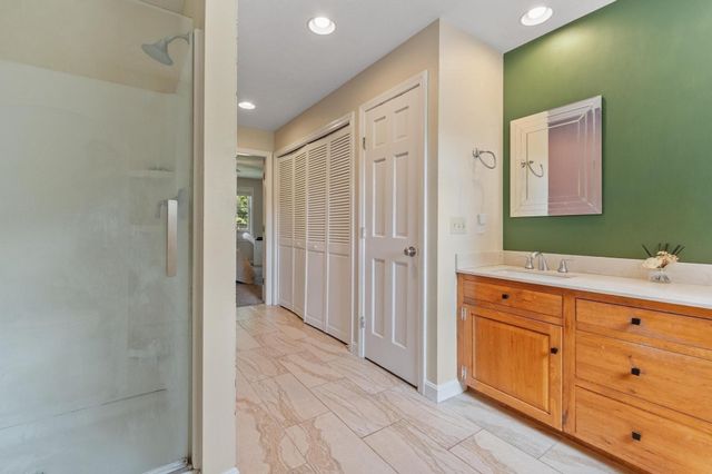 11 Francis Ave, Lunenburg, MA 01462