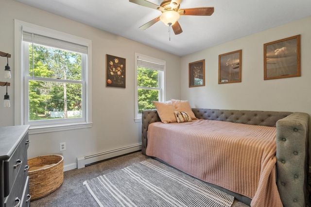 11 Francis Ave, Lunenburg, MA 01462