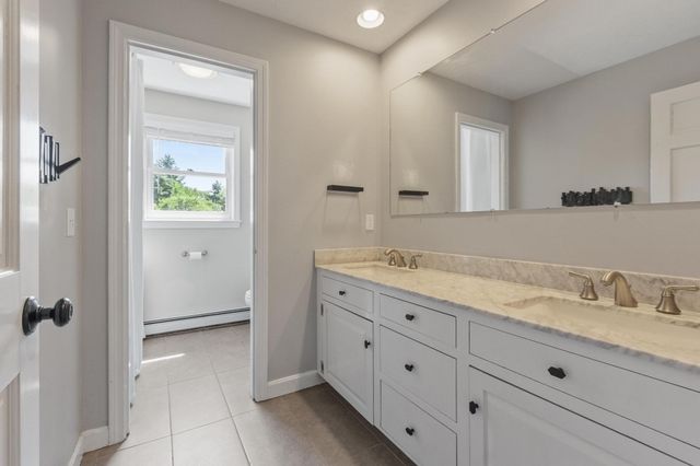 11 Francis Ave, Lunenburg, MA 01462