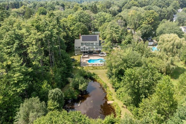 11 Francis Ave, Lunenburg, MA 01462