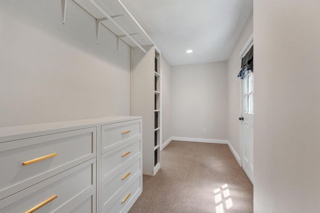 11 Francis Ave, Lunenburg, MA 01462