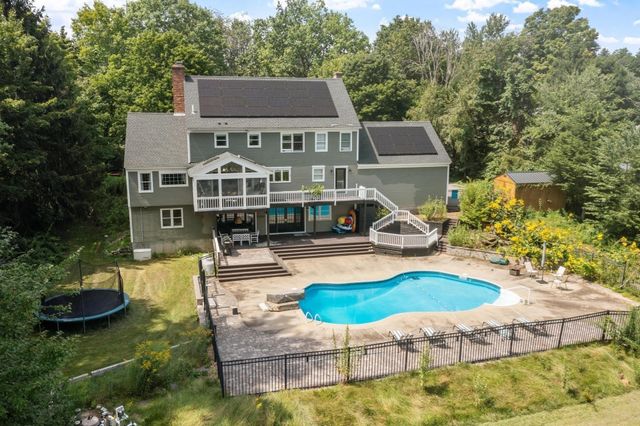 11 Francis Ave, Lunenburg, MA 01462