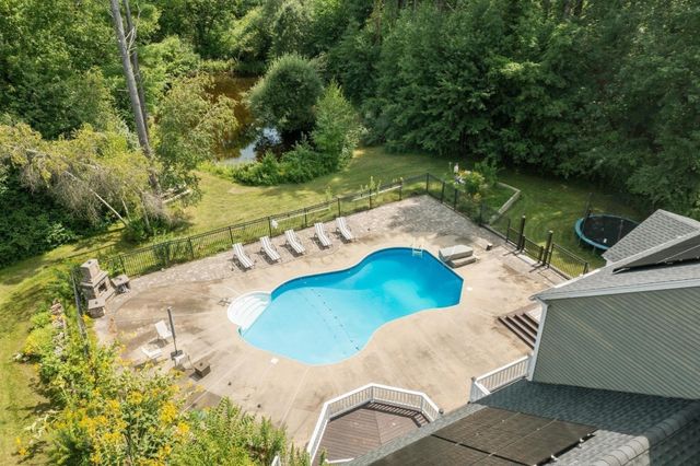 11 Francis Ave, Lunenburg, MA 01462