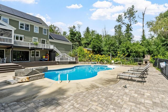 11 Francis Ave, Lunenburg, MA 01462